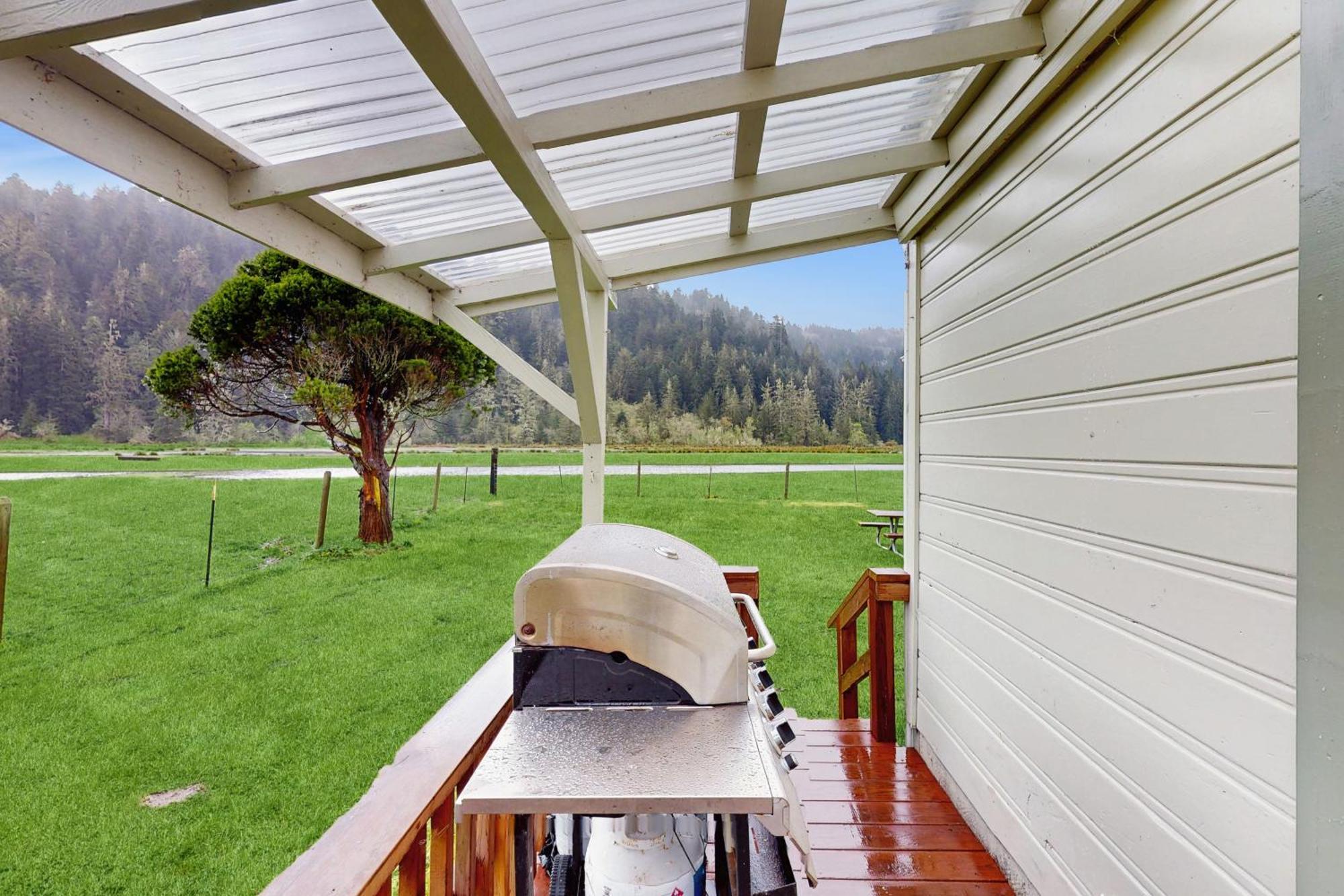 Redwood Farmhouse In The Orick Valley Екстериор снимка